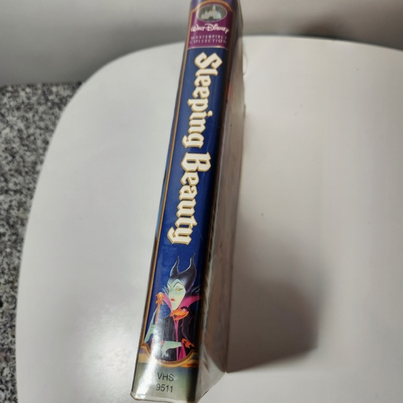 Disney Masterpiece Collection Sleeping Beauty Fully Restored Limited Edition VHS - Picture 3 of 11